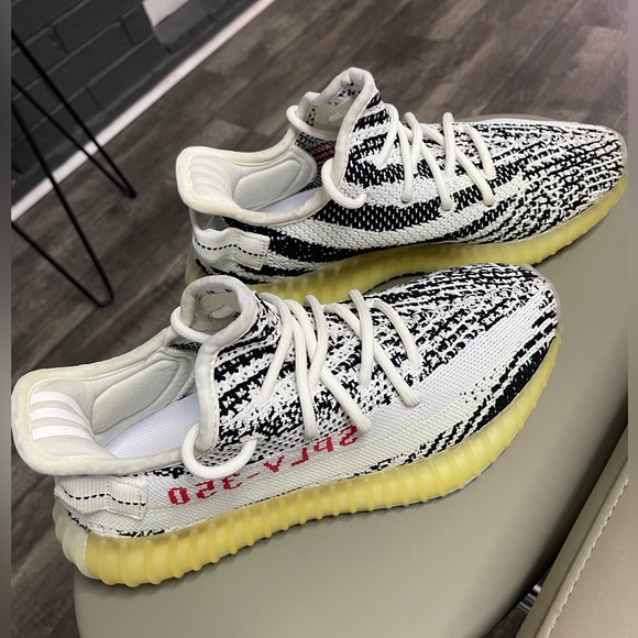 ✨YEEZY BOOST 350 V2 ADIDAS ORIGINALS - 8.5 women - Picture 7 of 10